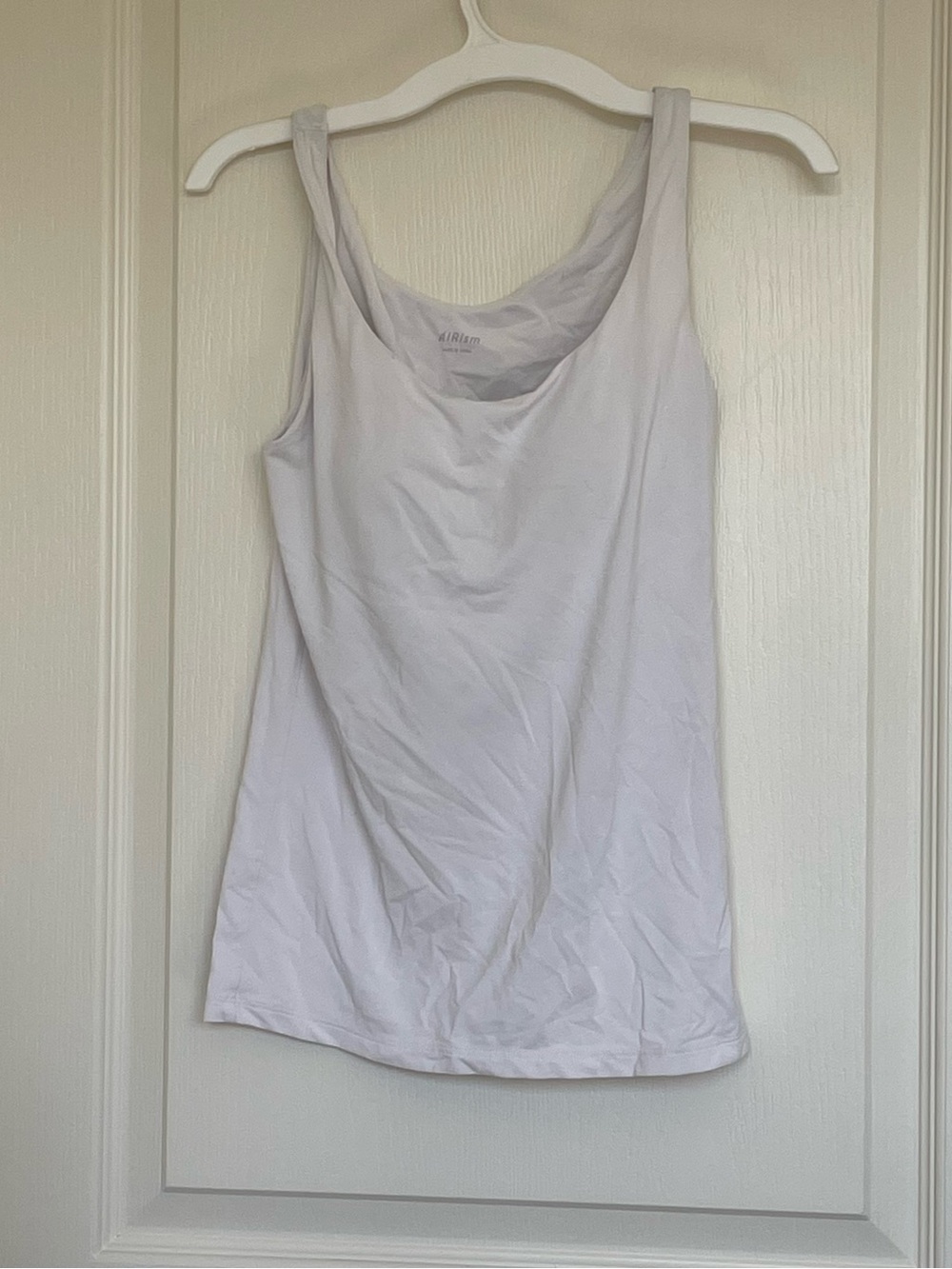 Uniqlo White Scoop Neck Tank Top